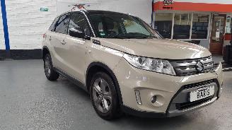 Vaurioauto  passenger cars Suzuki Vitara 1.6 16V VVT SUV  BENZ 1.586CC 88KW 120PK 2016/6
