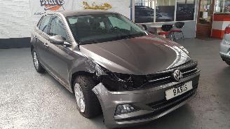Vaurioauto  passenger cars Volkswagen Polo 1.0 TSI 12V  4DRS BENZ 999CC 70KW 95PK 2018/1