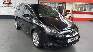 Avarii autoturisme Opel Zafira 2.2 BENZ 6 BAK 7 PERSOON 2198CC 150 PK KM 148346 N.A.P... 2005/7