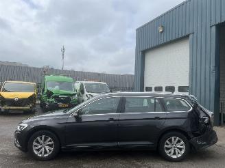 schade Volkswagen Passat 1.6 TDI DSG AUTOMAAT BJ 2018 CLIMA NAVI !