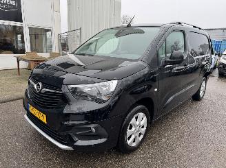 krockskadad bil bedrijf Opel Combo 1.5D L2H1 AUTOMAAT BJ 2020 122426 KM NAP ! 2020/1