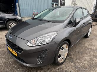 Damaged car Ford Fiesta 1.1 TREND  5DRS AIRCO BJ 2018 2018/7