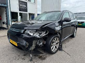 Auto incidentate Mitsubishi Outlander 2.0 AUTOMAAT PHEV Instyle BJ 2014 305.027 KM 2014/4