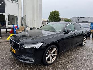 Unfallwagen Volvo S-90 2.0 D4 Momentum 2018/6