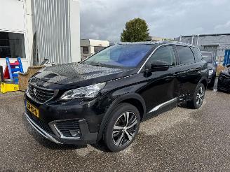 krockskadad bil auto Peugeot 5008 1.2 AUTOMAAT PureTech Allure BJ 2017 194.700 KM 2017/10