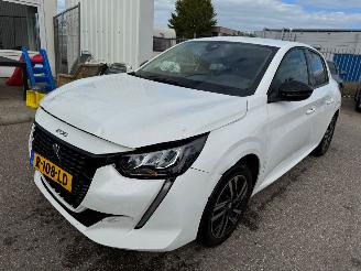 Schadeauto Peugeot 208 1.2 AUTOMAAT PureTech Allure Pack BJ 2022 32.596 KM 2022/9