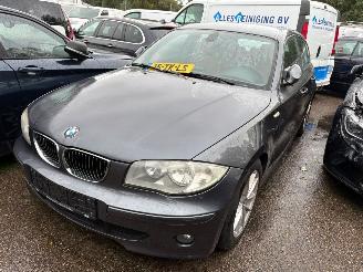 skadebil auto BMW 1-serie 120i Graphite 2006/10