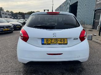 Peugeot 208 1.2 VTi Style picture 4