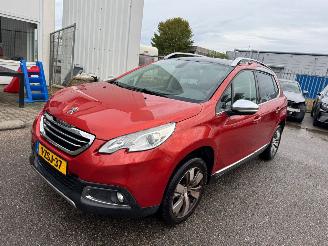 krockskadad bil auto Peugeot 2008 1.2 PureTech Blue Lease Executive AUTOMAAT 2015/3