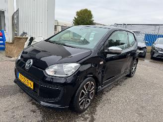 Schadeauto Volkswagen Up! 1.0 move up! BlueMotion 2013/11