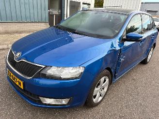 uszkodzony samochody osobowe Skoda Rapid Spaceback 1.2 TSI Greentech JOY AUTOMAAT 2017/3