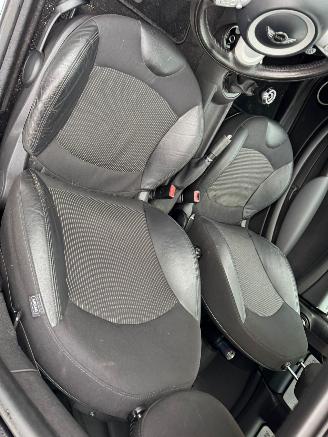 Mini Mini Clubman 1.6 Cooper D Chili picture 19