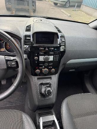 Opel Zafira 1.8 Cosmo BJ 2009 220.541 KM picture 11
