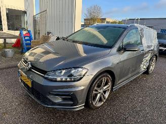Schadeauto Volkswagen Golf Variant 1.6 TDI Highline Business R 2017/10