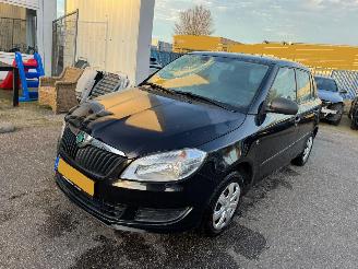 Vaurioauto  passenger cars Skoda Fabia 1.2-12V Ambition 2011/3