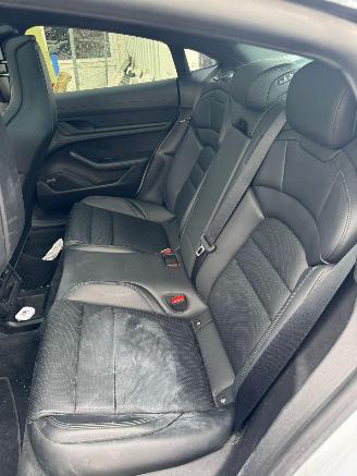 Porsche Taycan 4S Performance 84 kWh 360 KW 489 PK picture 19