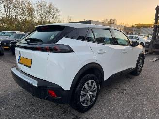 Peugeot 2008 1.2 PureTech Blue Lease Active picture 5