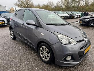 krockskadad bil auto Hyundai I-10 1.0i i-Motion Go! 2016 2016/9