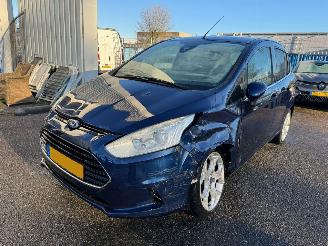 Schadeauto Ford B-Max 1.0 EcoBoost Titanium 2013/4
