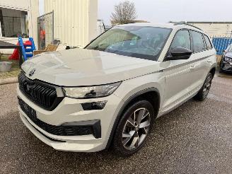 Vaurioauto  passenger cars Skoda Kodiaq 1.5 TSI Sportline Business 7p. 2023/6