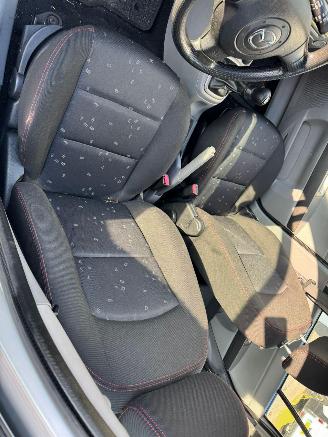 Mazda 2 1.4 Exclusive BJ 2002 129.118 KM picture 10