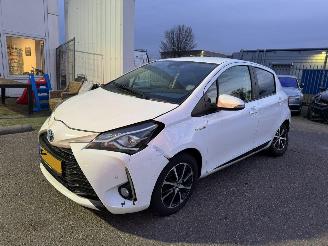 krockskadad bil auto Toyota Yaris 1.5 Hybrid Design Sport AUTOMAAT 2018/3
