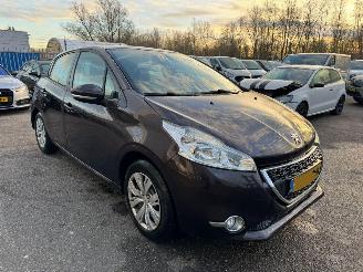 Peugeot 208 1.2 VTi Blue Lease picture 6