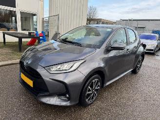 Schadeauto Toyota Yaris 1.5 Hybrid Dynamic AUTOMAAT BJ 2023 39.373 KM 2023/10
