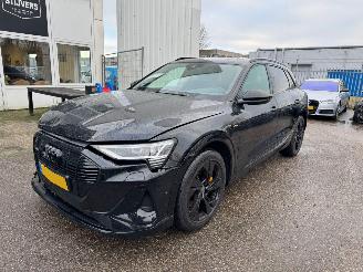Vaurioauto  passenger cars Audi E-tron e-tron 50 AUTOMAAT quattro Launch edition Black 71 kWh 96.160 KM 2019/12