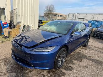 Schadeauto Tesla Model 3 RWD 60 kWh AUTOMAAT BJ 2024 27.169 KM 2024/3