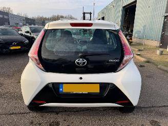 Toyota Aygo 1.0 VVT-i x-play BJ 2014 142.605 KM picture 4