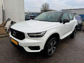 krockskadad bil auto Volvo XC40 1.5 T3 R-Design AUTOMAAT 2019/10