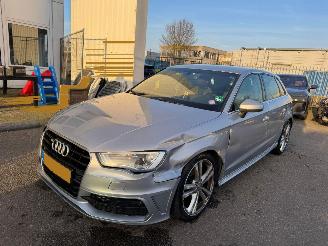 Coche accidentado Audi A3 Sportback 1.2 TFSI Ambition Pro Line S 2014/10