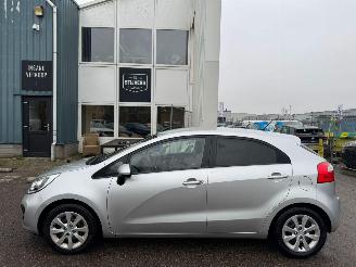 Kia Rio 1.2 CVVT Plus Pack BJ 2012 201.167 KM picture 2