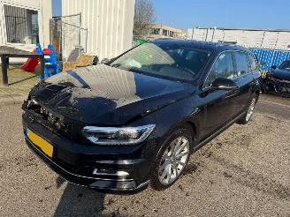 krockskadad bil auto Volkswagen Passat Variant 1.8 TSI Business Edition R AUTOMAAT 2018/2