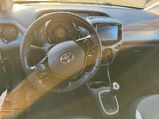 Toyota Aygo 1.0 VVT-i x-play picture 11