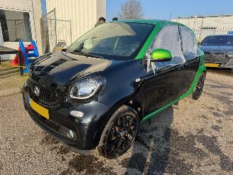 Schadeauto Smart Forfour electric drive passion 18 kWh 2018/5