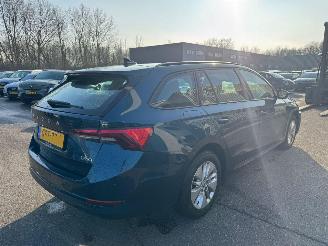 Skoda Octavia Combi 1.5 e-TSI Business Edition AUTOMAAT picture 5