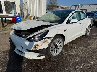damaged passenger cars Tesla Model 3 Standard RWD Plus 60 kWh 2023/4
