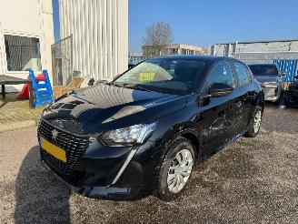 Vaurioauto  passenger cars Peugeot 208 1.2 PureTech Active 2022/3