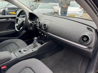 Audi A3 Limousine 1.6 TDI Adrenalin picture 12