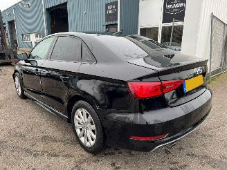 Audi A3 Limousine 1.6 TDI Adrenalin picture 3