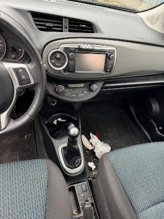 Toyota Yaris 1.0 VVT-i Aspiration picture 13