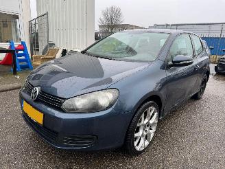 Voiture accidenté Volkswagen Golf 1.4 Trendline 2010/1
