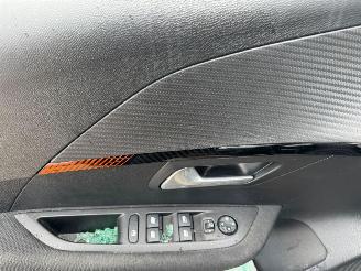 Peugeot 208 1.2 PureTech Active Pack picture 17