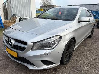 damaged passenger cars Mercedes Cla-klasse 180 AUTOMAAT Prestige Comfort 2014/8