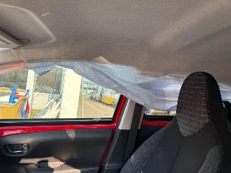 Peugeot 108 1.0 e-VTi Allure picture 15