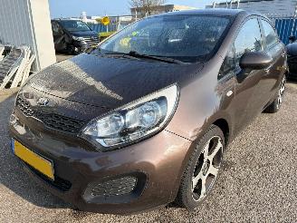 uszkodzony samochody osobowe Kia Rio 1.2 CVVT Comfort Pack 2014/6