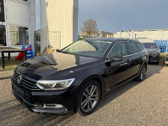 Schadeauto Volkswagen Passat Variant 1.6 AUTOMAAT TDI Business Edition 2016/2