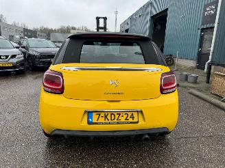 Citroën DS3 Cabrio 1.2 VTi Chic picture 4